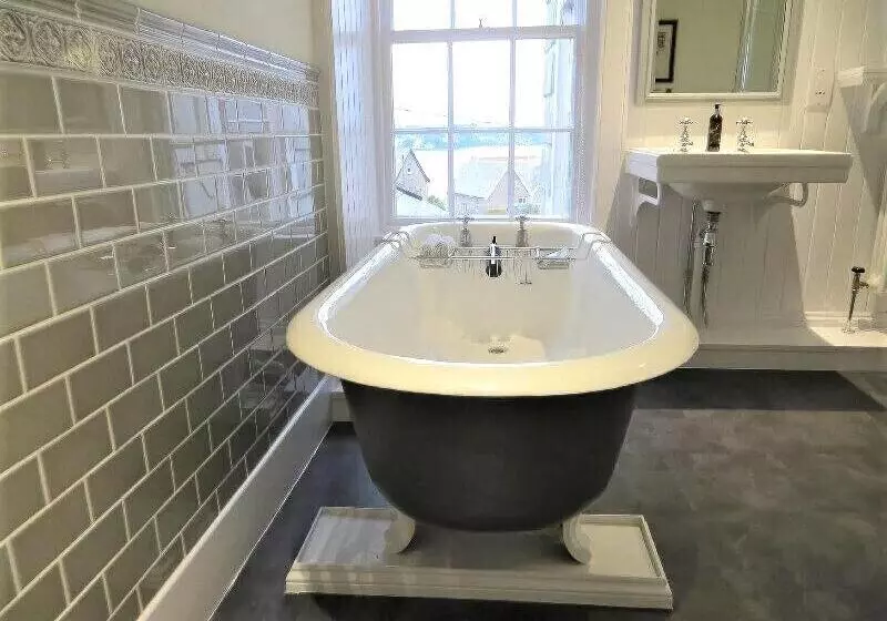 Bed and Breakfast Coswarth House