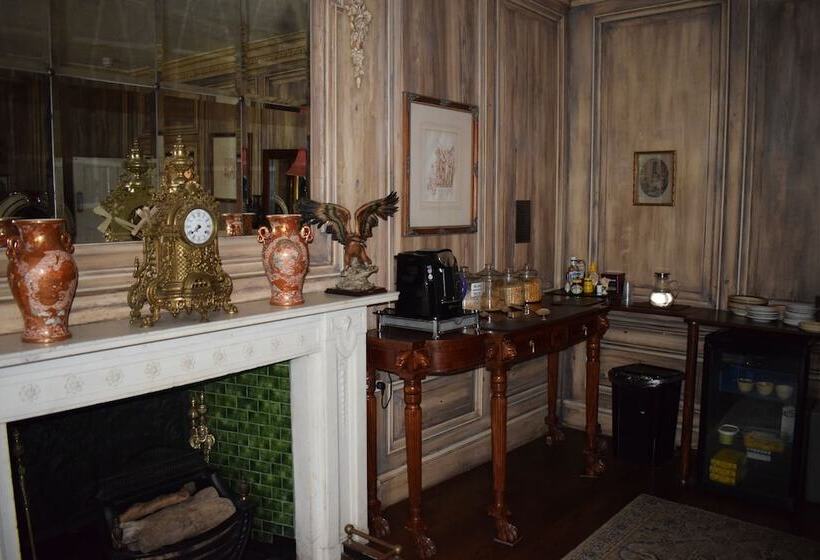 펜션 Harmondsworth Hall