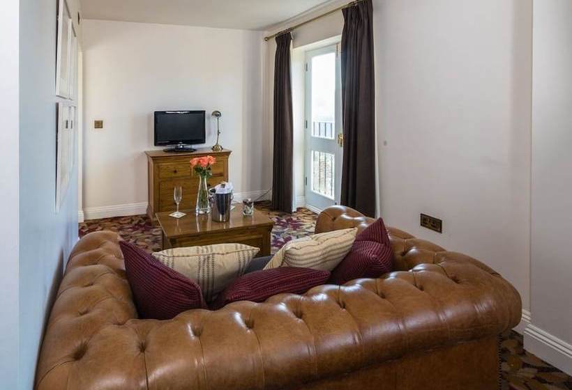 Three Horseshoes Inn