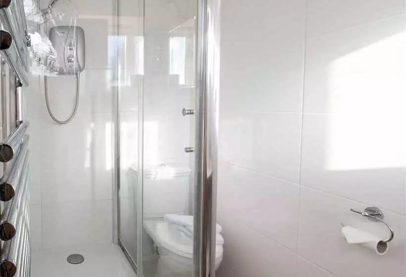 Three Horseshoes Inn