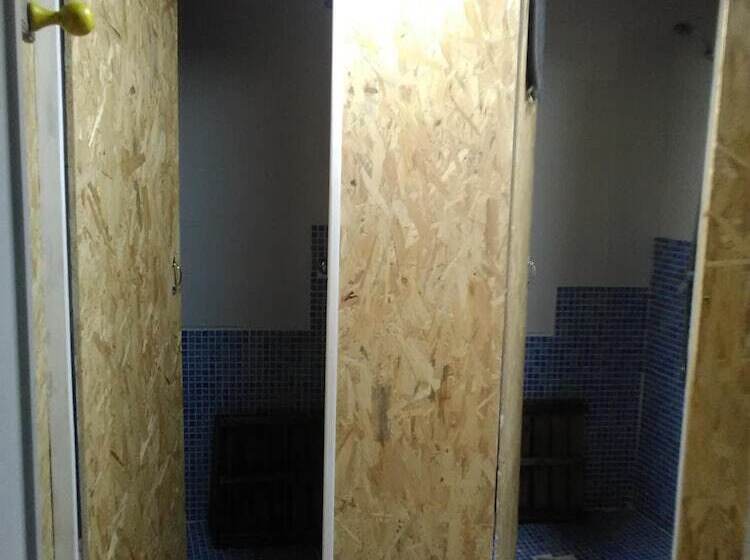 Albergue Les Xendes. Parque De Redes