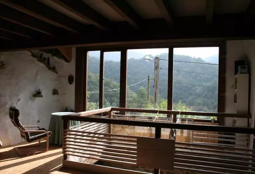 Albergue Les Xendes. Parque De Redes