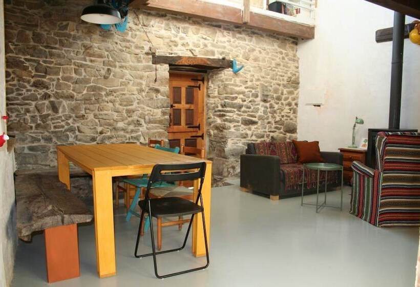 Albergue Les Xendes. Parque De Redes