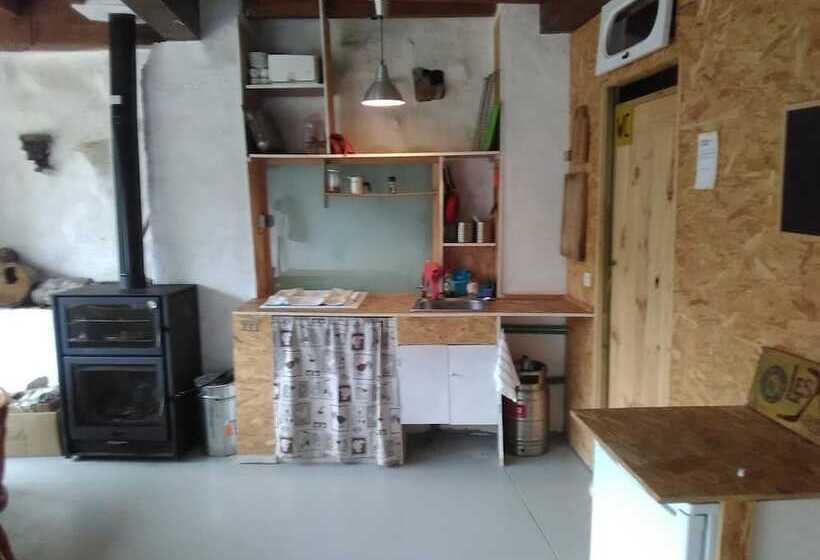 Albergue Les Xendes. Parque De Redes