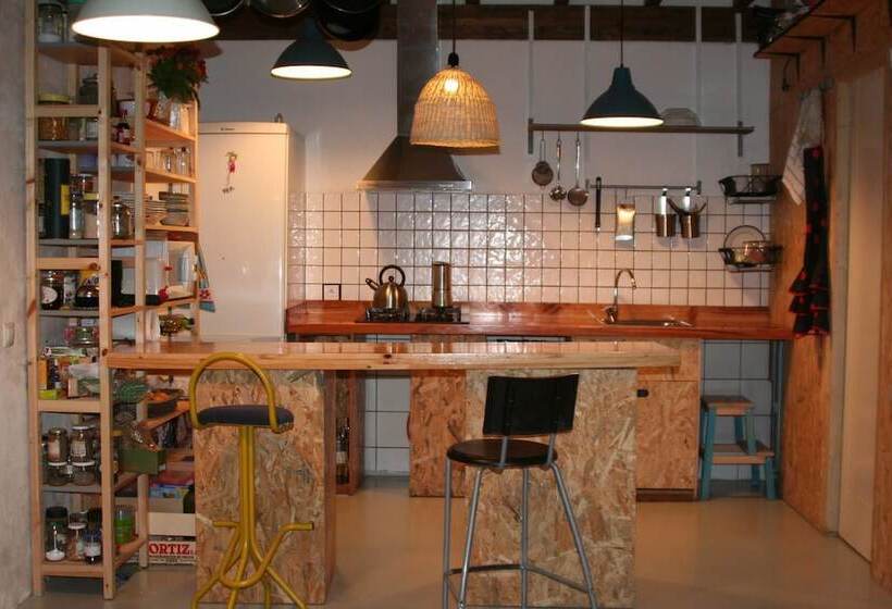 Albergue Les Xendes. Parque De Redes