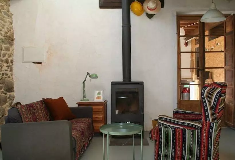 Albergue Les Xendes. Parque De Redes