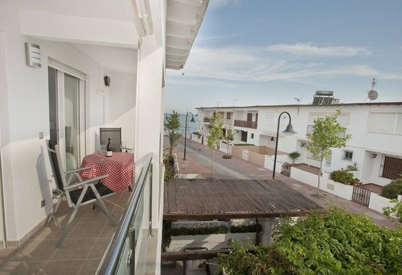 Beachside Fishermans Cottage