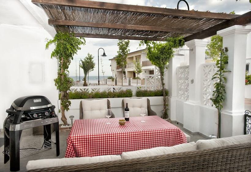 Beachside Fishermans Cottage