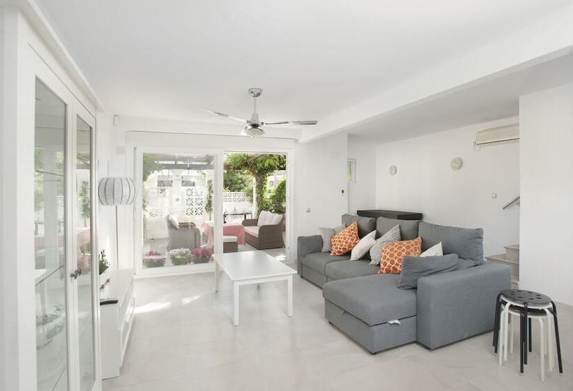 Beachside Fishermans Cottage