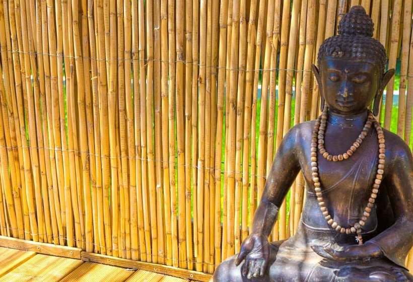 مبيت وإفطار The Palms Boutique Resort Málaga   Adults Only