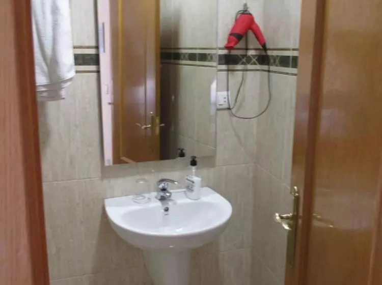 Hostal Becares