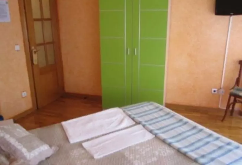 Hostal Becares