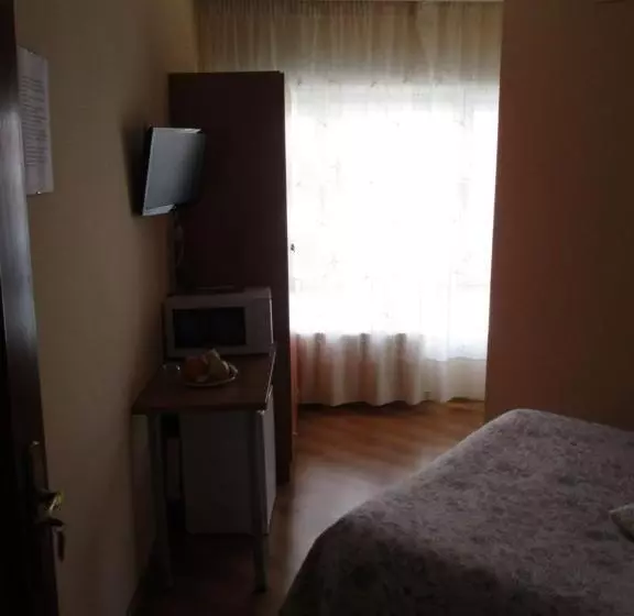 Hostal Becares