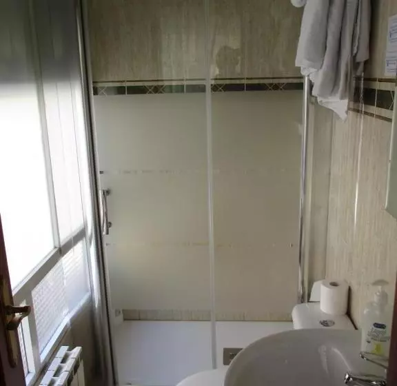 Hostal Becares