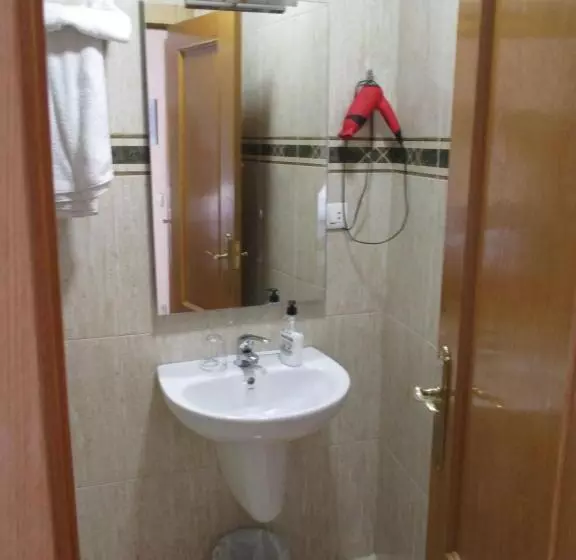 Hostal Becares