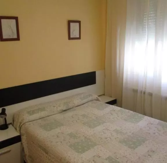 Hostal Becares