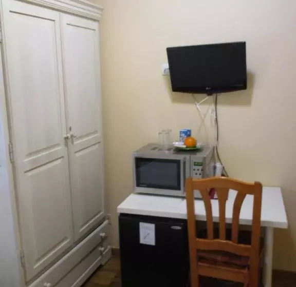 Hostal Becares