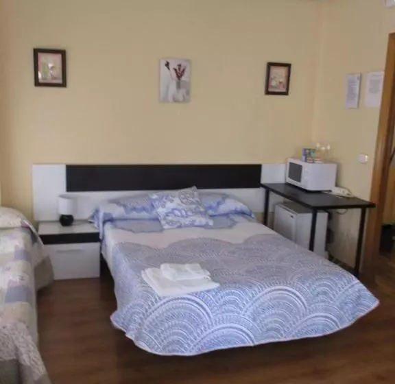 Hostal Becares