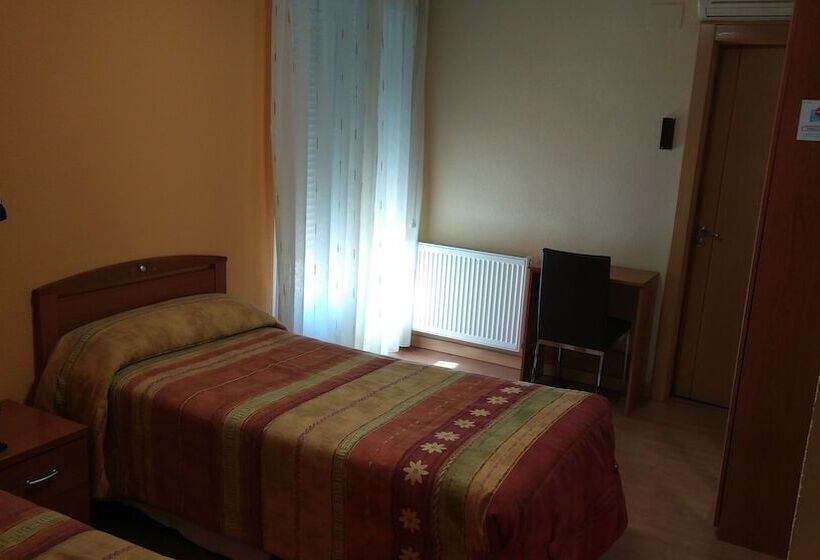 Hostal Hispanico Ii