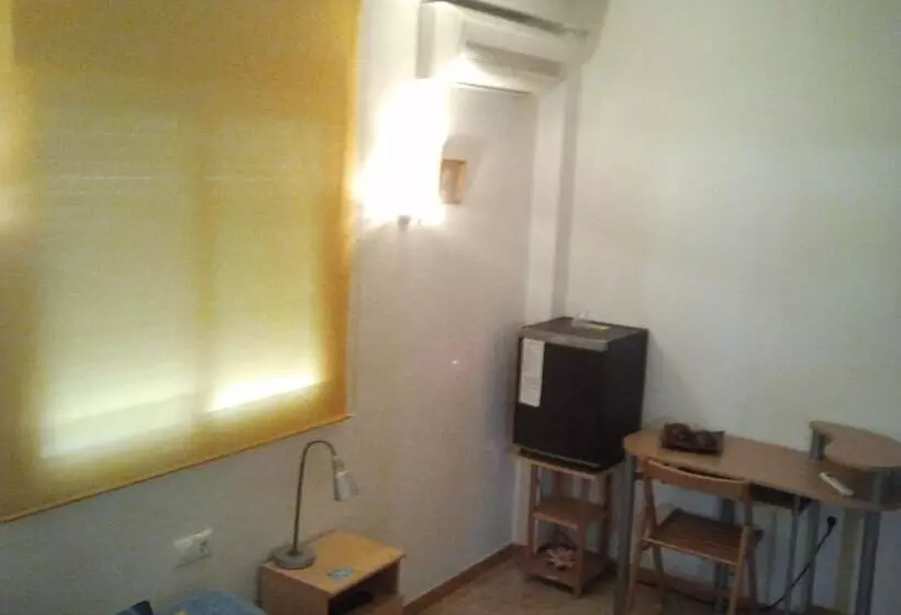 ホテル Hostal Arneva Orihuela