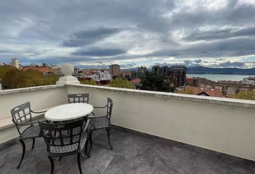 ホテル Royal Suite Santander