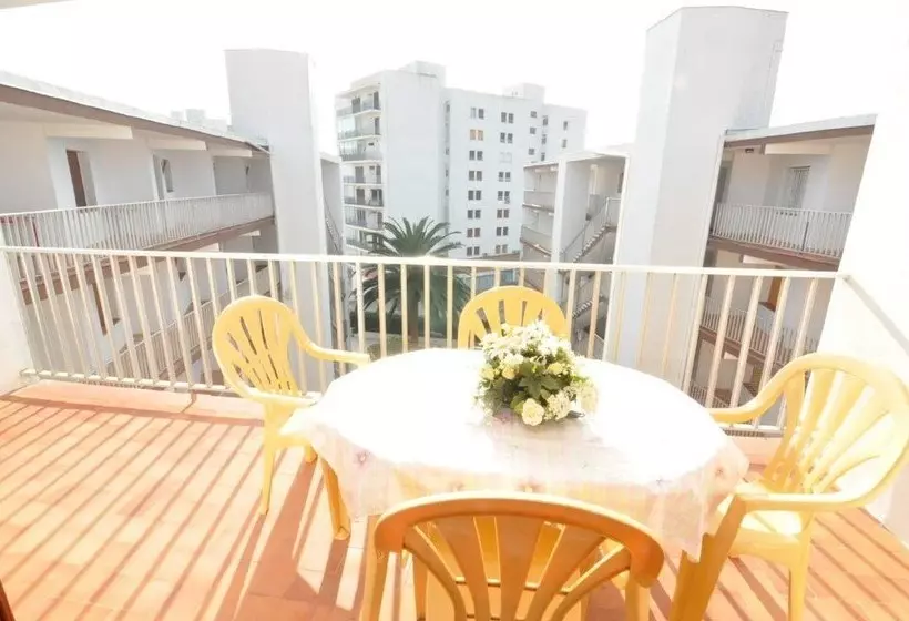 La Solana Apartments