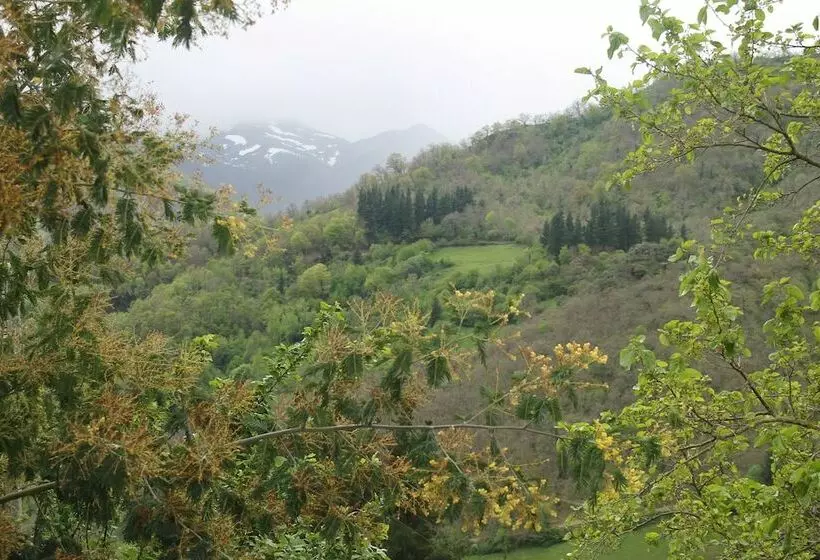 ユースホステル Casona De Treviño