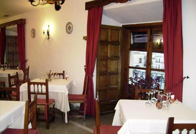 ユースホステル Hostal Meson La Cadena