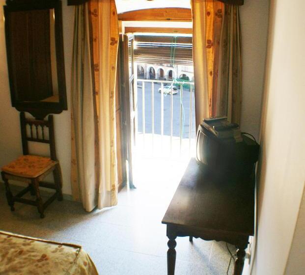 Albergue Hostal Meson La Cadena