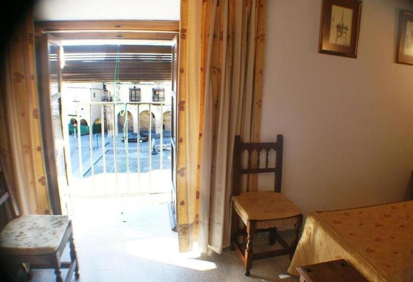 Albergue Hostal Meson La Cadena