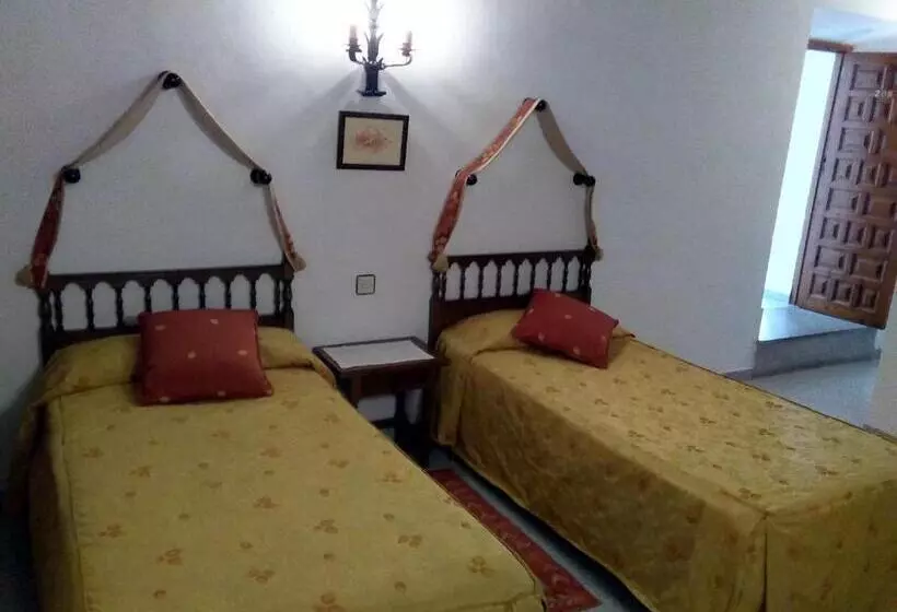 ユースホステル Hostal Meson La Cadena