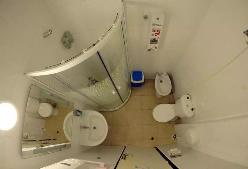 ユースホステル Pension Euro Holitel