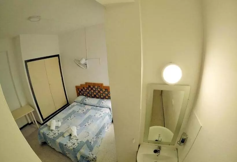 ユースホステル Pension Euro Holitel