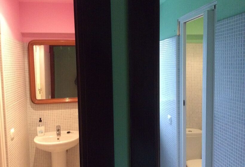 Albergue Llanes Playa De Poo Hostel