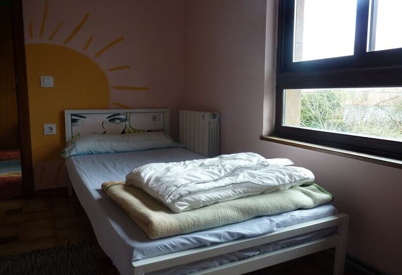 Albergue Llanes Playa De Poo Hostel