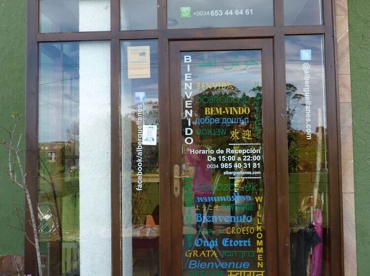 Albergue Llanes Playa De Poo Hostel