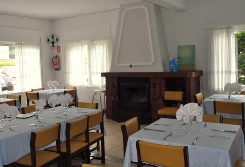 簡易ホテル Hostería De Somo