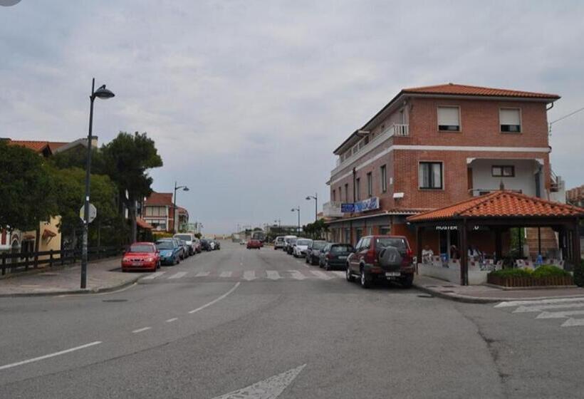 簡易ホテル Hostería De Somo