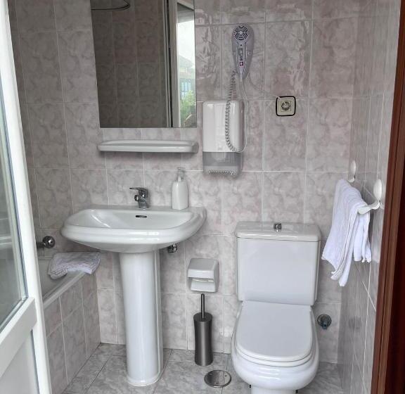 簡易ホテル Hostería De Somo