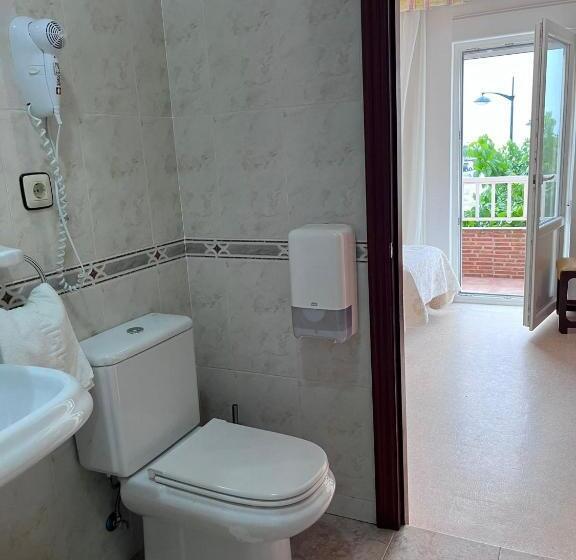 簡易ホテル Hostería De Somo