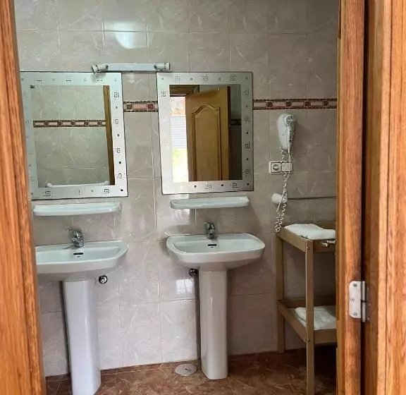 مسافرخانه Hostería De Somo