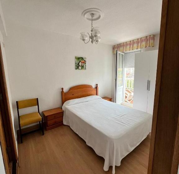 簡易ホテル Hostería De Somo