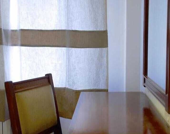 Pension Residencia J. Lago