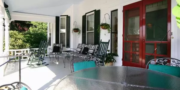 تختخواب و صبحانه Pleasant Street Inn