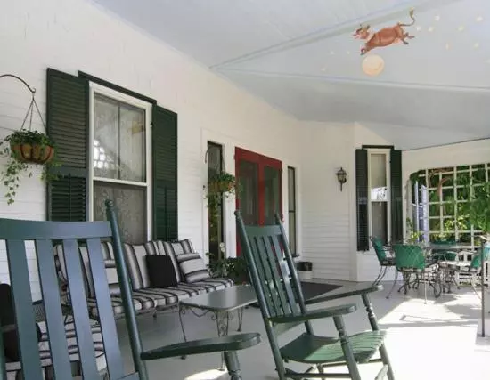 تختخواب و صبحانه Pleasant Street Inn