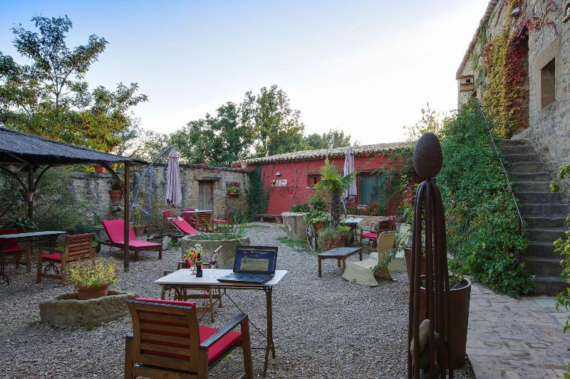 Con Encanto El Corral De Concilio