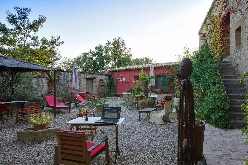 Con Encanto El Corral De Concilio