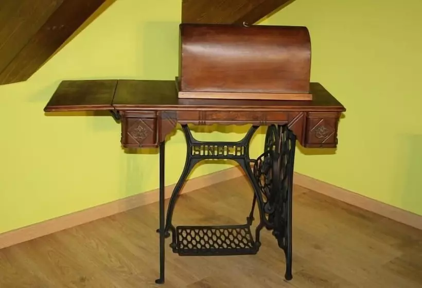 Hostelli Casa Rural El Almendro De María