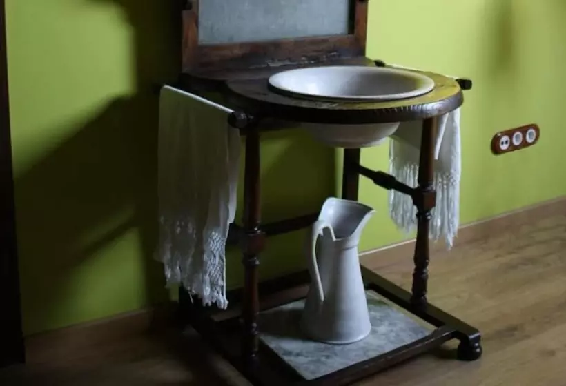 Hostelli Casa Rural El Almendro De María