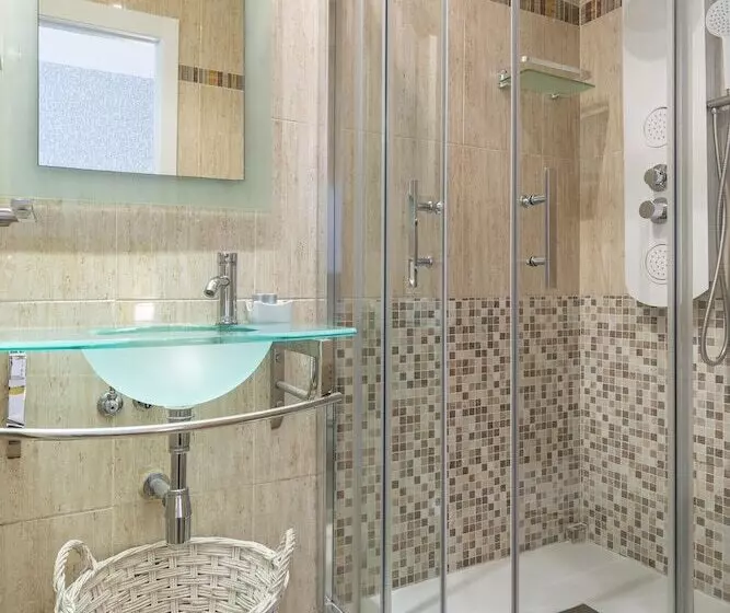 مسافرخانه H A San Mateo Suites